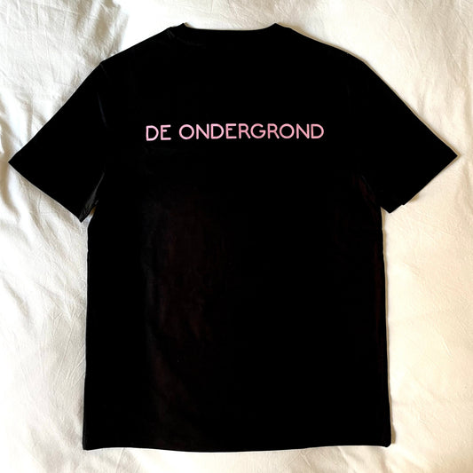 De Ondergrond Shirt Zwart + Stickers